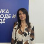  Umesto udžbenika i boljih  uslova transparenti u rukama đaka